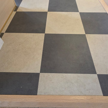 Amtico Spacia Dry Stone Alba & Ceramic Flint in Checkerboard Laying Pattern