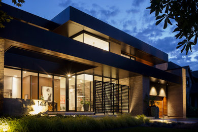 This is an example of a modern home design in Toronto.