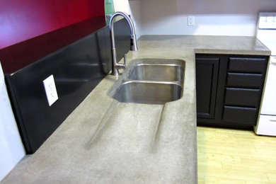 Kitchen - contemporary kitchen idea in Other