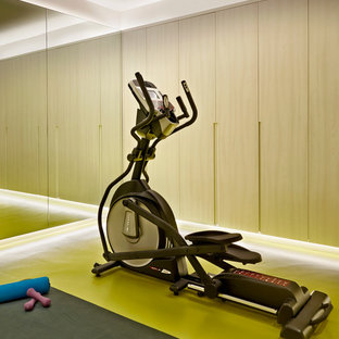 ロンドンのコンテンポラリースタイルのおしゃれなホームジムの写真