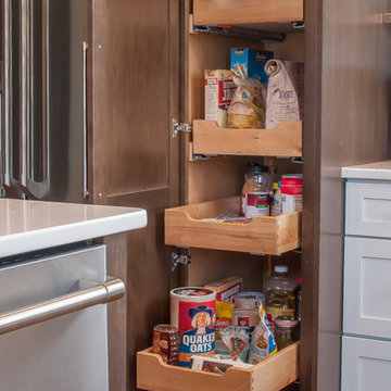 Modern Kitchen Shaker Maple Saddle and Dove White