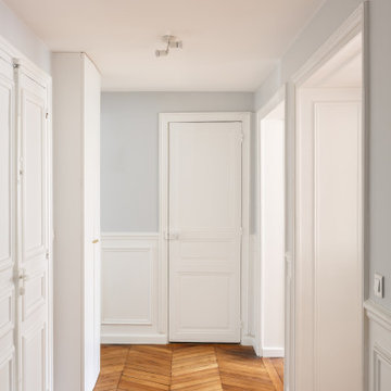 Sobriété contemporaine et charme haussmannien à Paris V