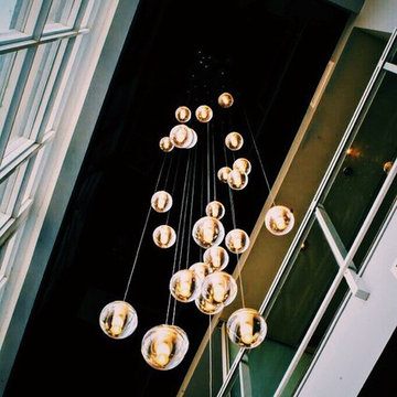Highlite elements of decor with the right colour of ceiling