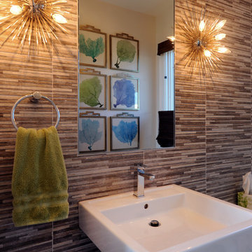 Emerald Isle Vacation Home - Powder Room