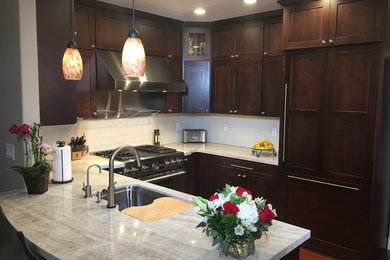 Transitional kitchen photo in San Francisco