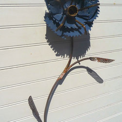 Saw Blade Flowers - Home Decor