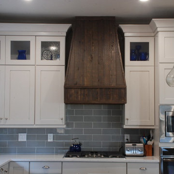 White Shaker Kitchen with Dark Island – Gilbert