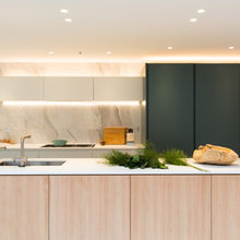 Porcelain tile marble effect splash back