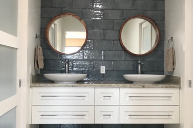 Bathroom - contemporary bathroom idea in San Diego