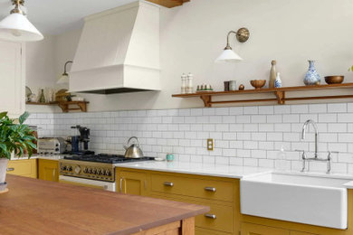 Example of a kitchen design in Toronto