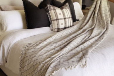 Bedroom photo in Los Angeles