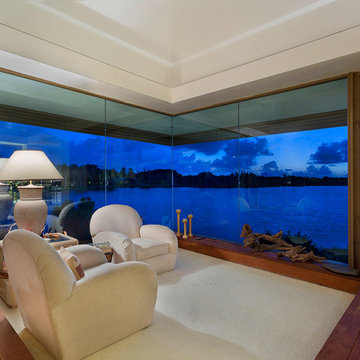 Contemporary Peninsula Property