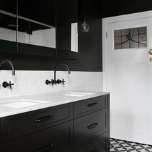 Black & White Bathrooms