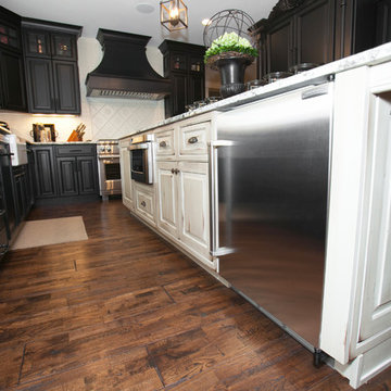 Beautiful Black & White Kitchen