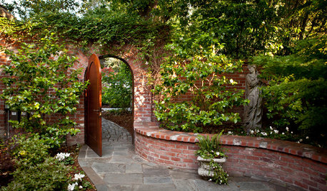 10 Ways to Create a Romantic Garden