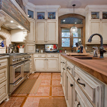 Chenal Little Rock Cavalier Rustic Kitchen