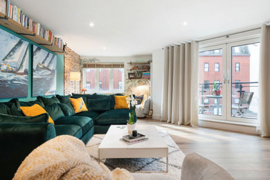 This is an example of a contemporary living room in London.
