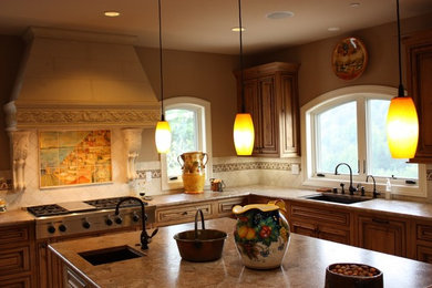 Example of a tuscan kitchen design in San Francisco