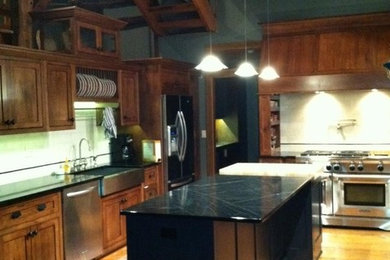 Example of a mountain style kitchen design in Chicago