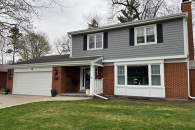 Example of an exterior home design in Chicago
