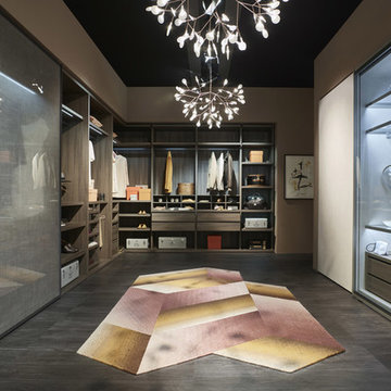 Ankleidezimmer mit Glastüren Kleiderschrank
