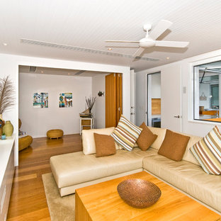 Inspiration for a beach style home theater remodel in Gold Coast - Tweed