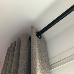 Rideaux &agrave; oeillets dans une maison &agrave; Chassieu - Curtains