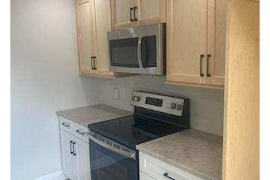 Example of a transitional kitchen design in Miami