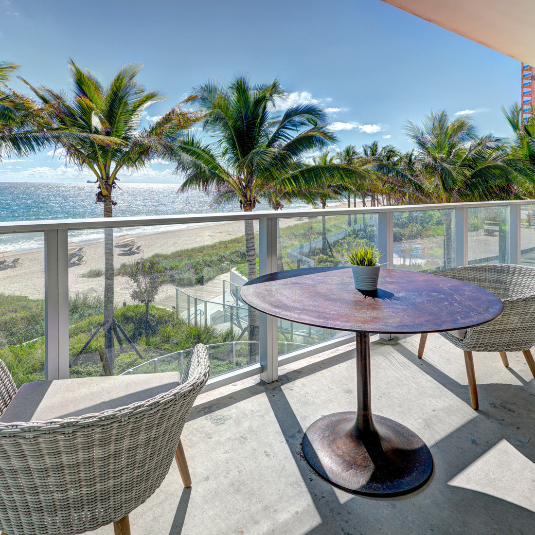 Oceanfront Lanai