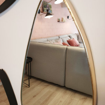 Un espace bibliothèque & détente dans un sous-sol