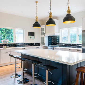 Large Farmhouse Kitchen