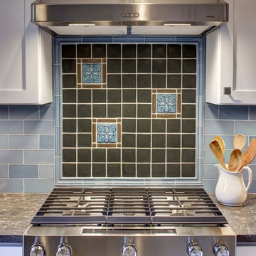 Small kitchen lives large