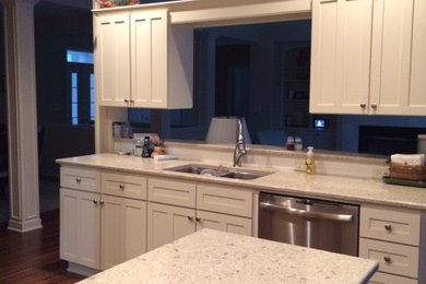 Example of a transitional kitchen design in Grand Rapids