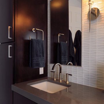 Emerald Isle Vacation Home - Guest Bathroom