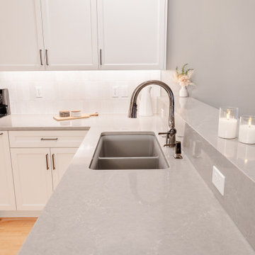 Pristine Townhome Kitchen and Bathroom