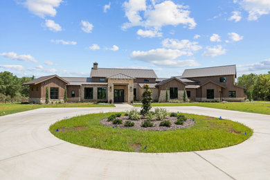 Cottage exterior home photo in Austin
