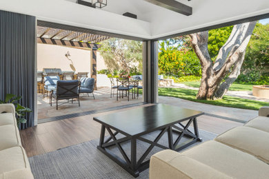Example of a transitional living room design in Los Angeles