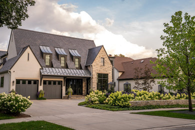 Inspiration for a transitional exterior home remodel in Chicago