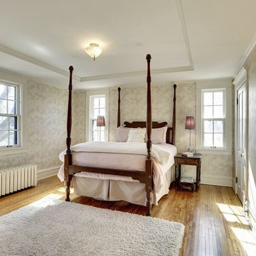 The four poster bed leads your eye right to the tray ceiling.