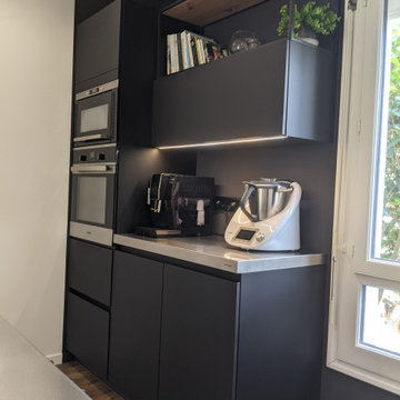 Rénovation cuisine noir et inox - 12 m²