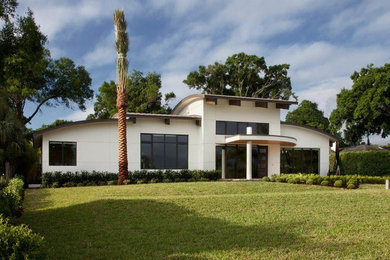 Inspiration for a modern exterior home remodel in Orlando
