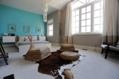 Mid-sized transitional carpeted bedroom photo in Toronto with beige walls and no fireplace