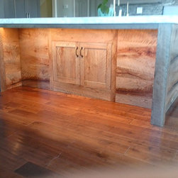 8' x 9' Rustic Oak Island - Kitchen Cabinetry
