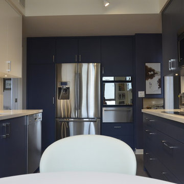 Closed Kitchen@Kerrisdale