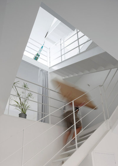 Современный Лестница by Avignon-Clouet architectes