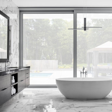 Stunning & Sleek Modern Retreat
