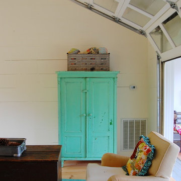 My Houzz: Colorful Vintage Finds fill a Chic Modern Farmhouse