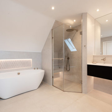 Modern large relaxing Master Ensuite