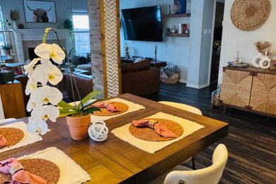 Dining room - dining room idea in Dallas