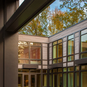 MODERN COURTYARD